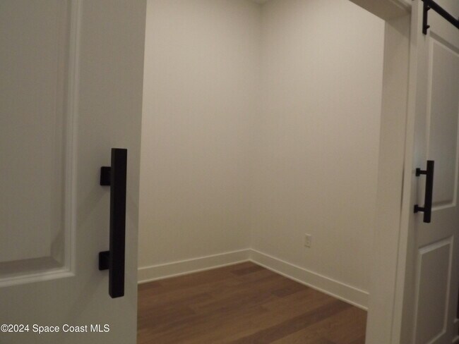 Building Photo - 2267 Highland Ave