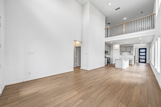 Building Photo - 22135 Rangemore Dr