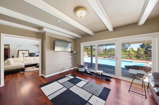 Building Photo - 25 Warmwood Way