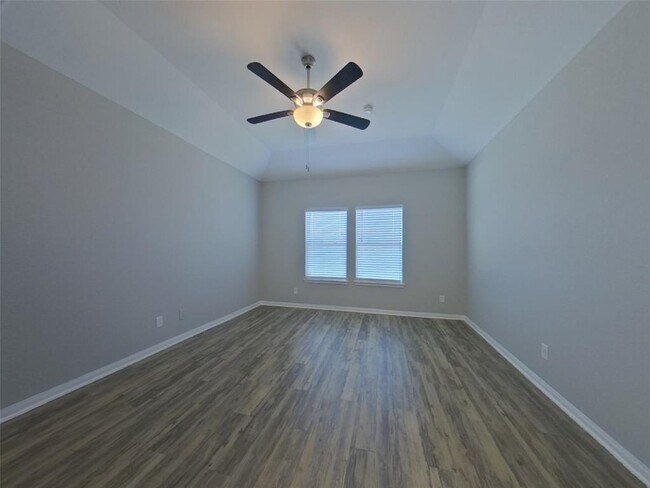 Building Photo - 14090 Waukegan Way S