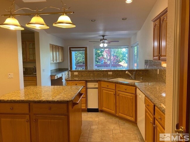 Building Photo - 45 Ocelet Way