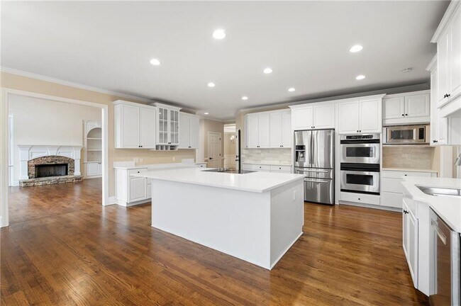 Building Photo - 870 Longstone Landing