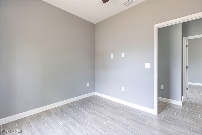 Building Photo - 4723 30th St SW