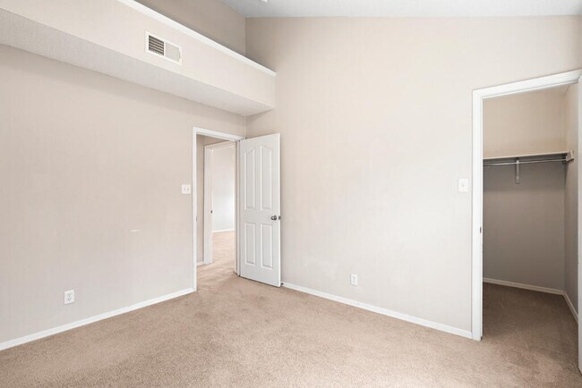 Building Photo - 5432 Santiago Roque Dr