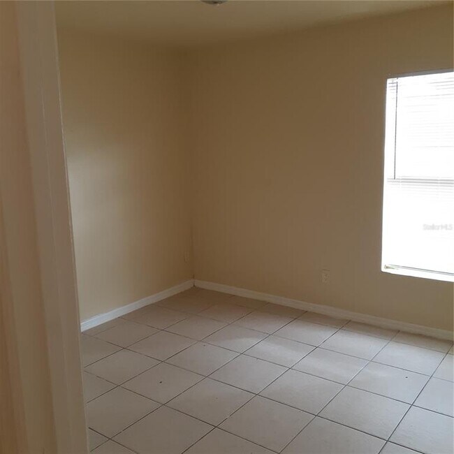 Building Photo - 3625 E Chelsea St