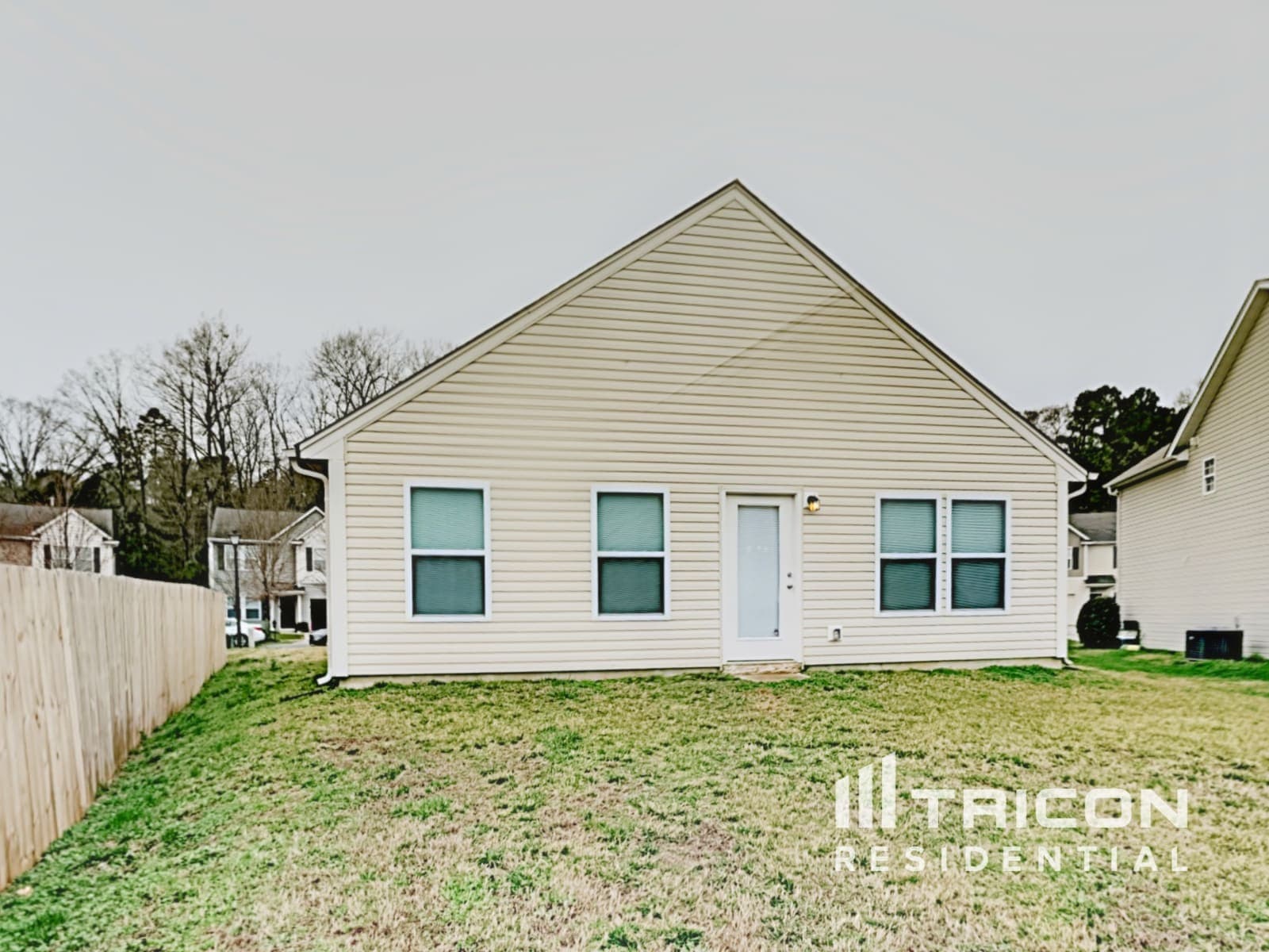 Building Photo - 4201 Broadstairs Dr SW