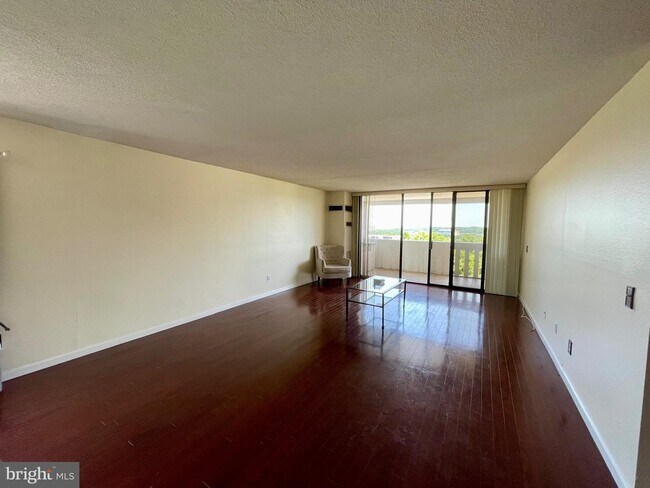 Building Photo - 6101 Edsall Rd