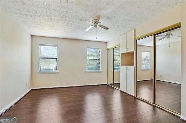 Building Photo - 76 Sandalwood Cir