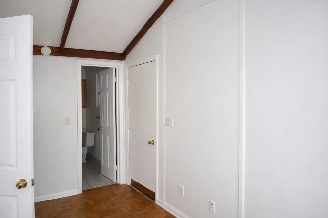 Building Photo - 2 Wallace Rd