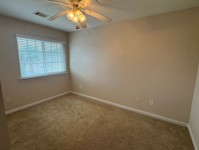 Building Photo - Nice 2 story townhome for rent in quiet ne...