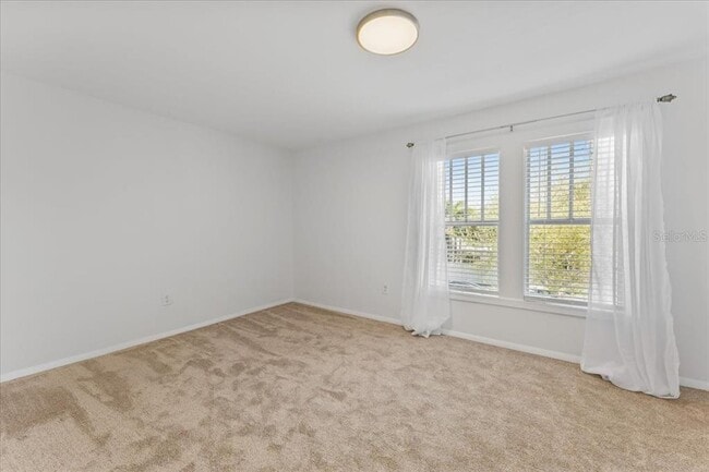 Building Photo - 916 2nd St N