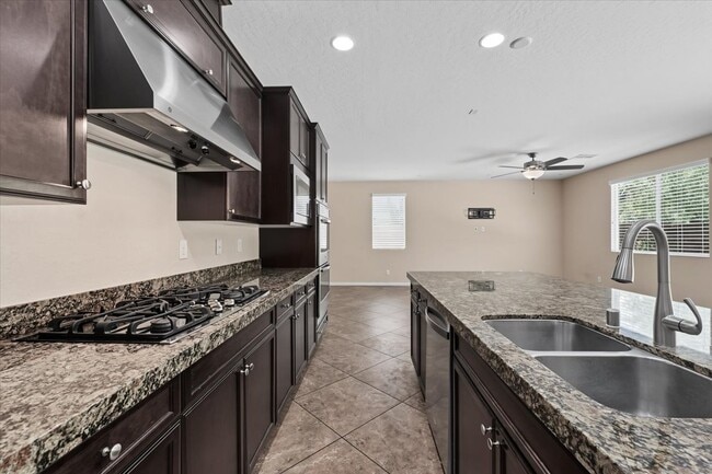 Building Photo - 10429 Deer Heights St