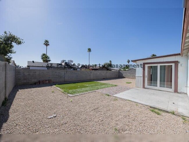 Building Photo - 3629 E Blanche Dr