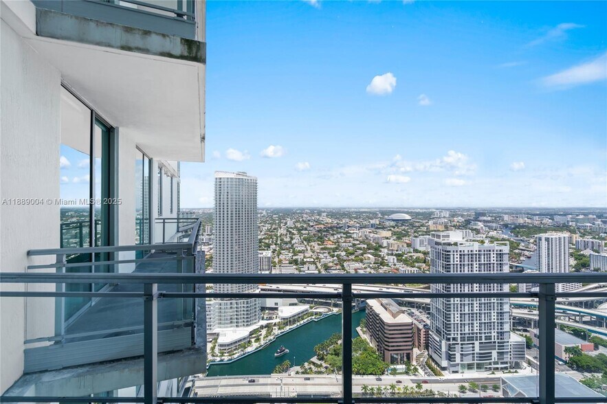 Building Photo - 92 SW 3rd St