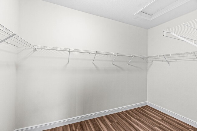 Building Photo - 536 NW 39th Cir