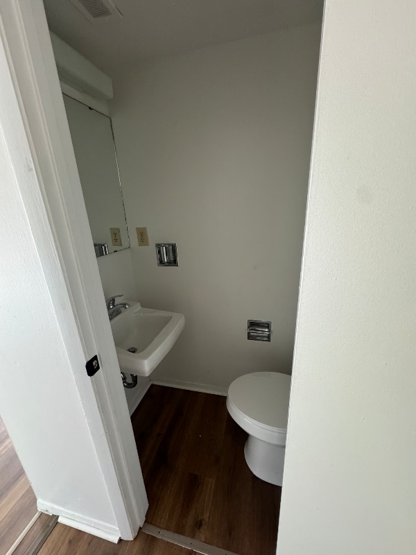 Building Photo - 4625 Roxbury Ln
