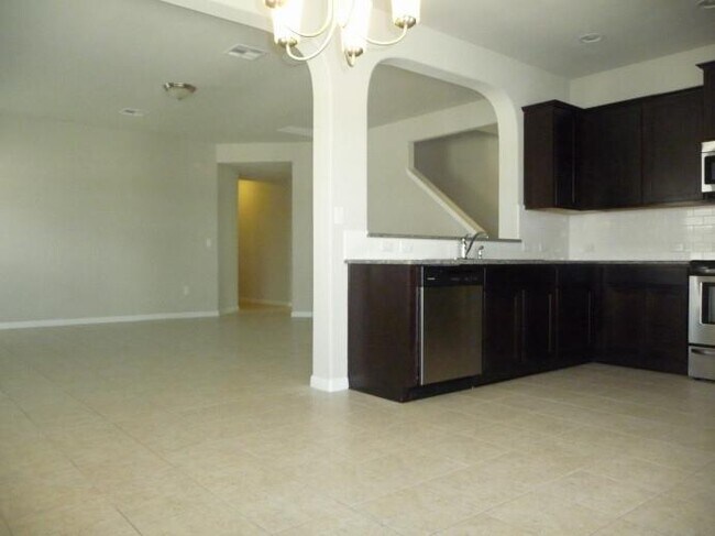 Building Photo - 18409 Bandelier Dr