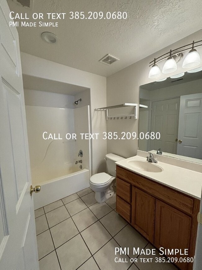 Building Photo - 3371 E Ridge Rte Rd