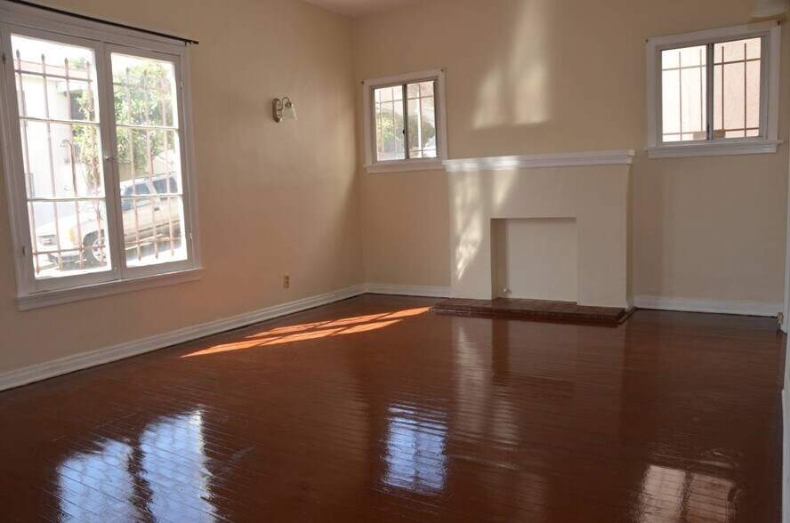 Primary Photo - 964 Marview Ave