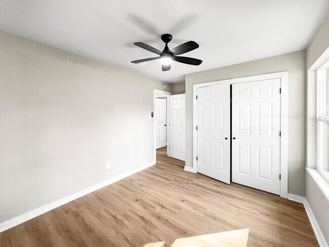 Building Photo - 4926 Adonis Dr