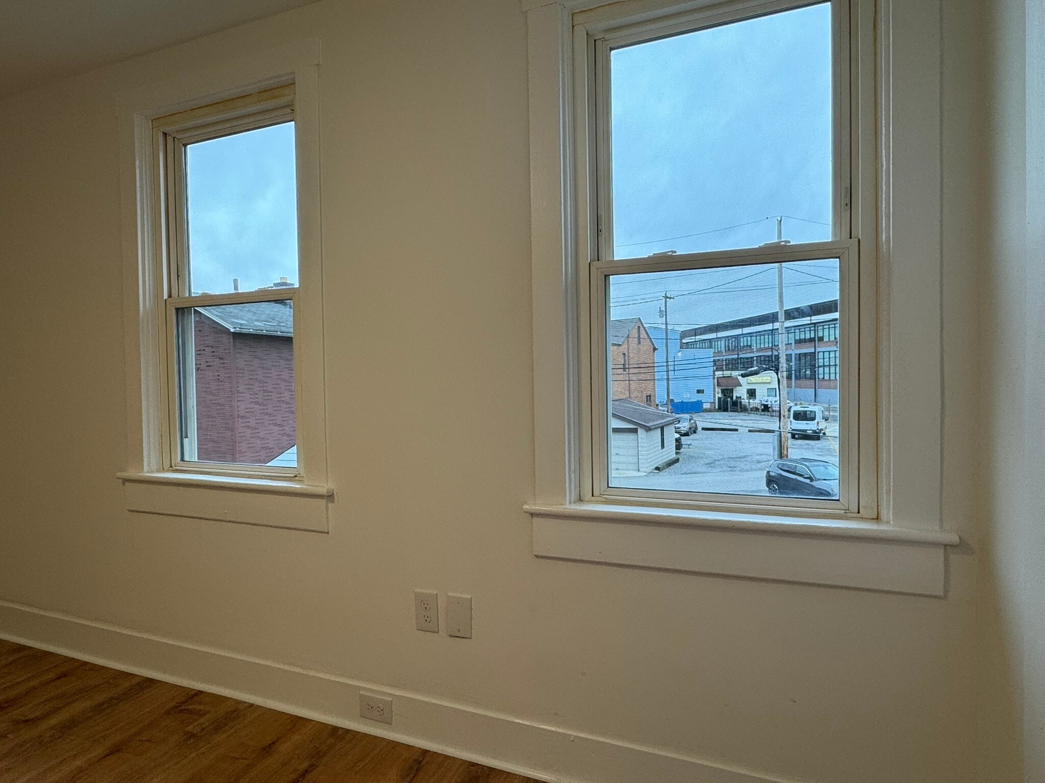 Building Photo - 16 Sycamore St