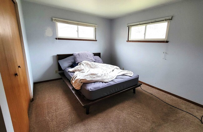 Building Photo - 4015 Claire St