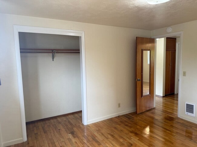 Building Photo - 1560 N 7th St