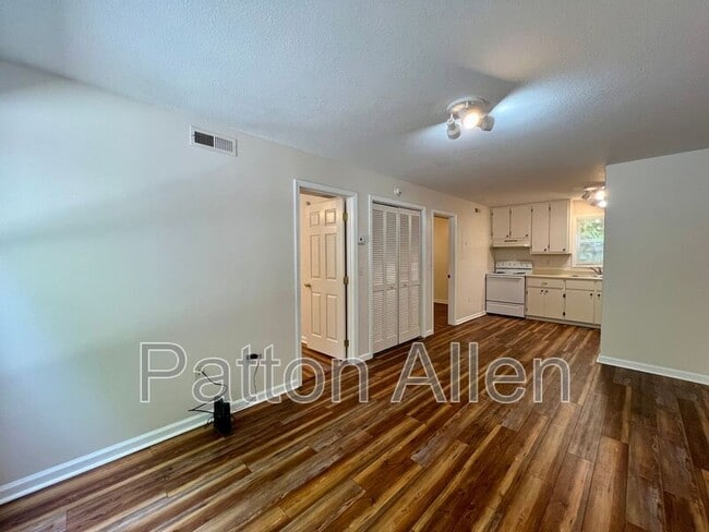 Building Photo - 121 Citadel Dr