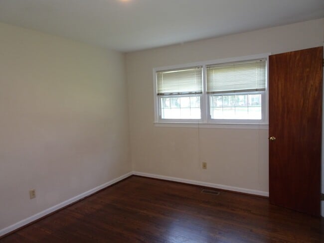 Building Photo - Single Home in Holiday Park for Rent