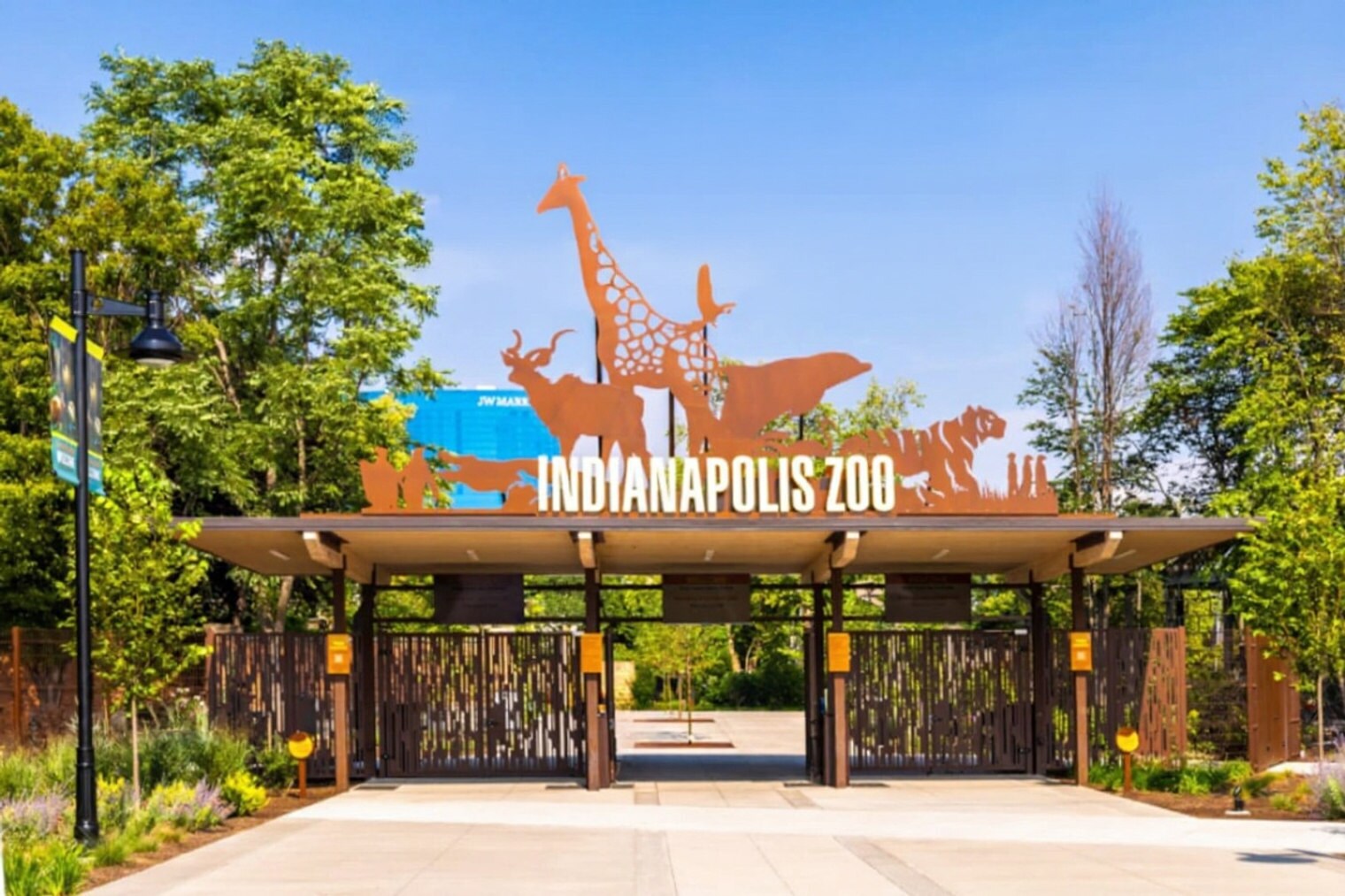 Building Photo - 330 E Vermont St