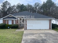 Building Photo - Charming Three Bedroom Home in East Macon