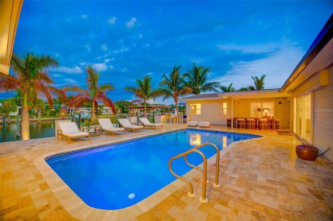 Building Photo - 807 Snug Island