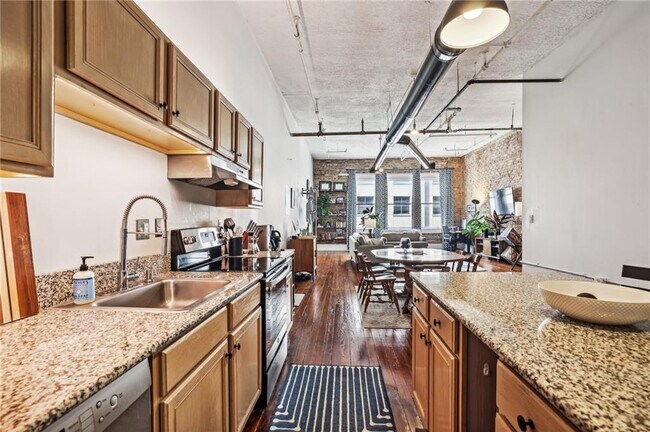 Building Photo - 215 Mitchell St SW