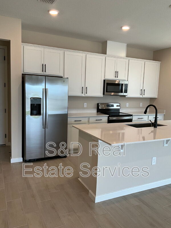 Building Photo - 807 Ballantyne Dr