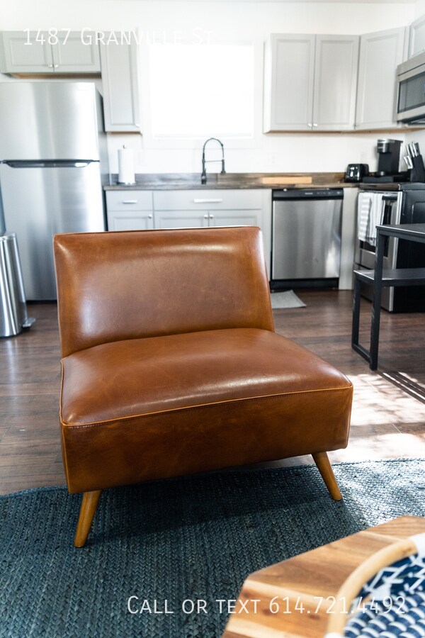 Building Photo - 1487 Granville St