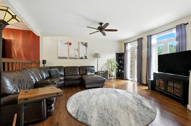 Building Photo - 10903 Whiterim Dr