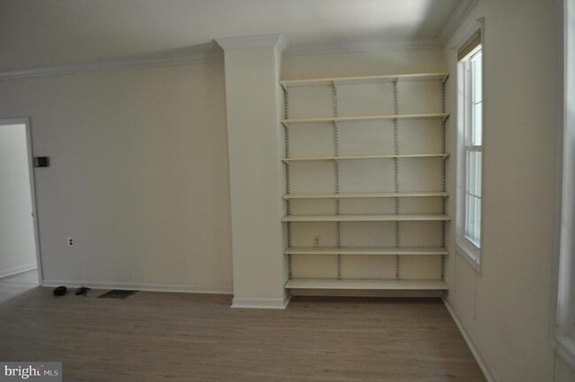 Building Photo - 4302 Locust Ln
