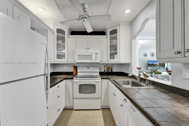 Building Photo - 3430 NW 52nd Ave