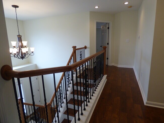 Building Photo - LOVELY HOME in Hamburg; Renovated, Garage, Many Upgrades!
