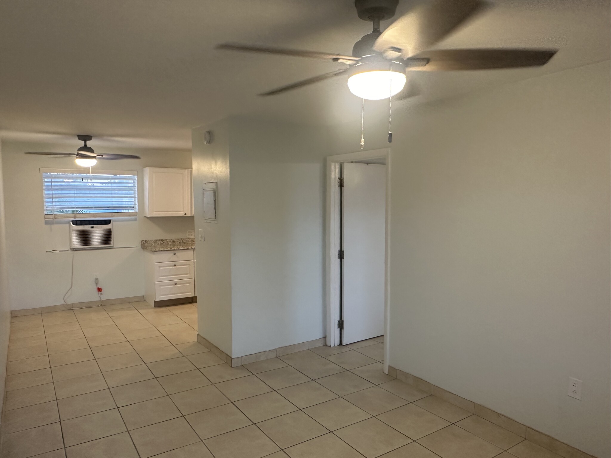 Living/Dining Area - 1026 White St