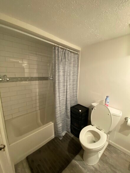 Building Photo - 145 Endicott St