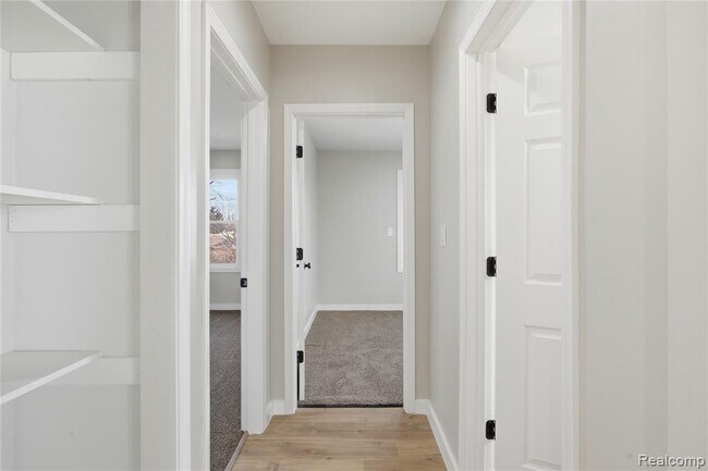 Building Photo - 14617-14617 Winthrop St