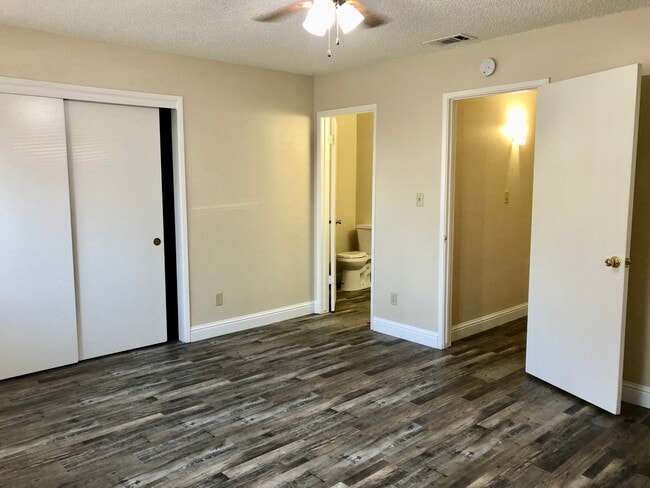 Building Photo - $1,699 Shaw and Minnewawa, 2 Bedroom Duple...
