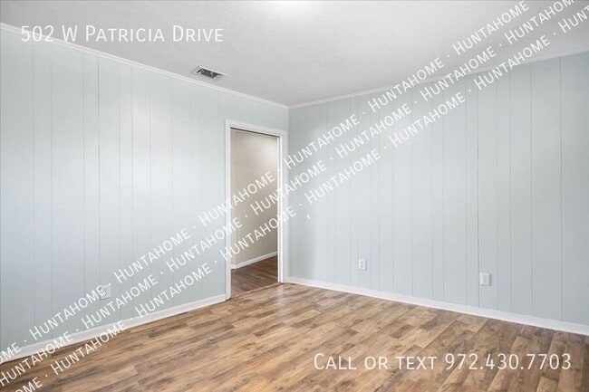 Building Photo - 502 W Patricia Dr
