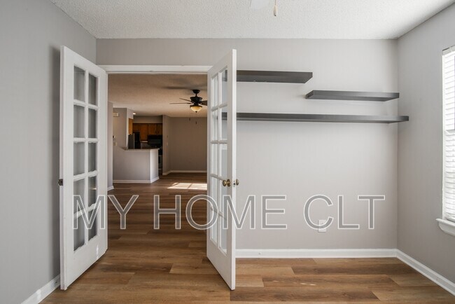 Building Photo - 8117 Tremaine Ct