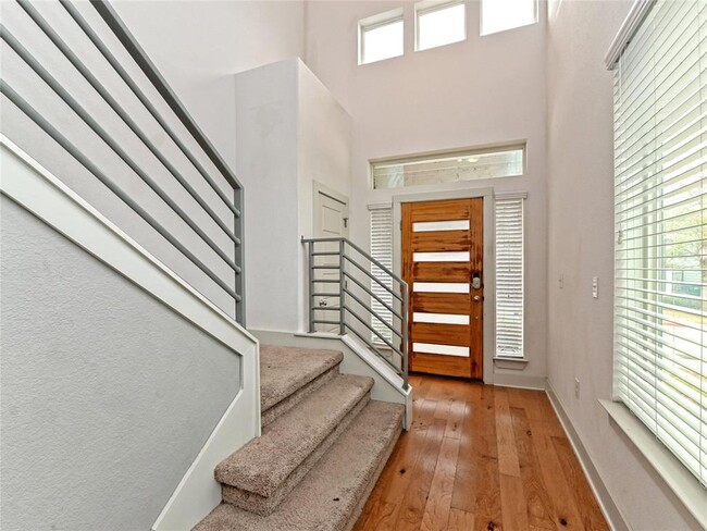 Building Photo - 2205 Capulet St
