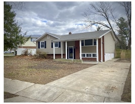 Building Photo - 11 Windflower Dr