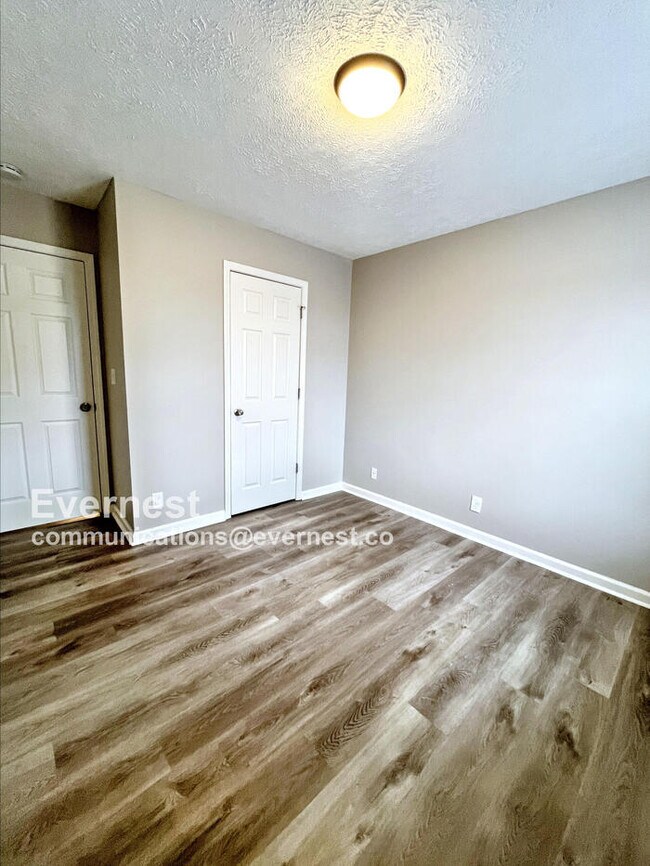 Building Photo - 507 Oakmont Dr