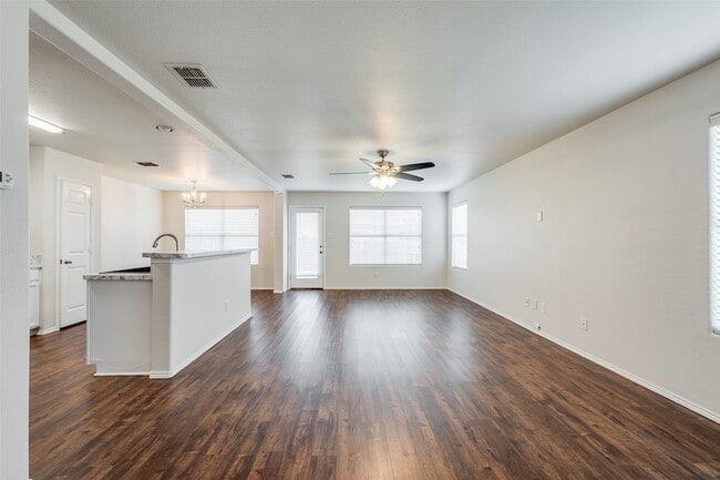 Building Photo - 7500 Lazy Spur Blvd