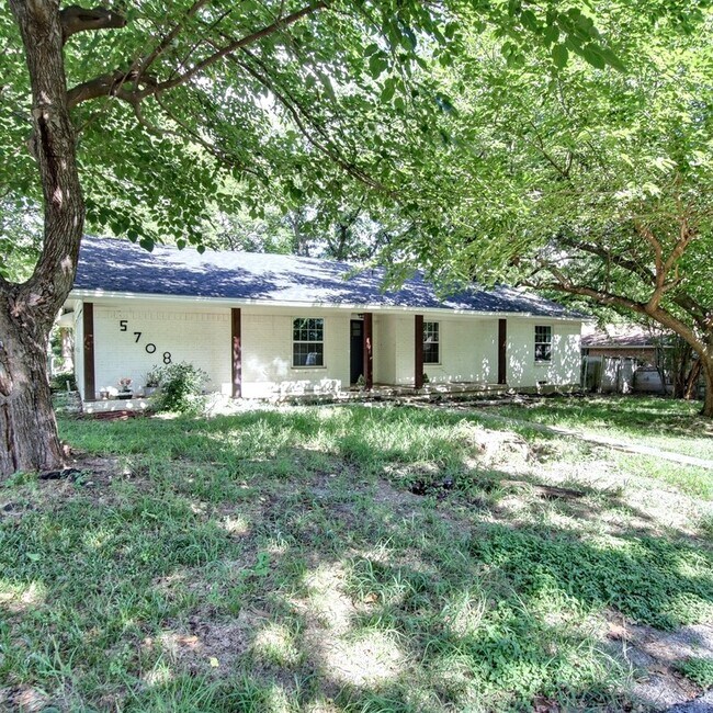 Building Photo - 5708 Flamingo Ct